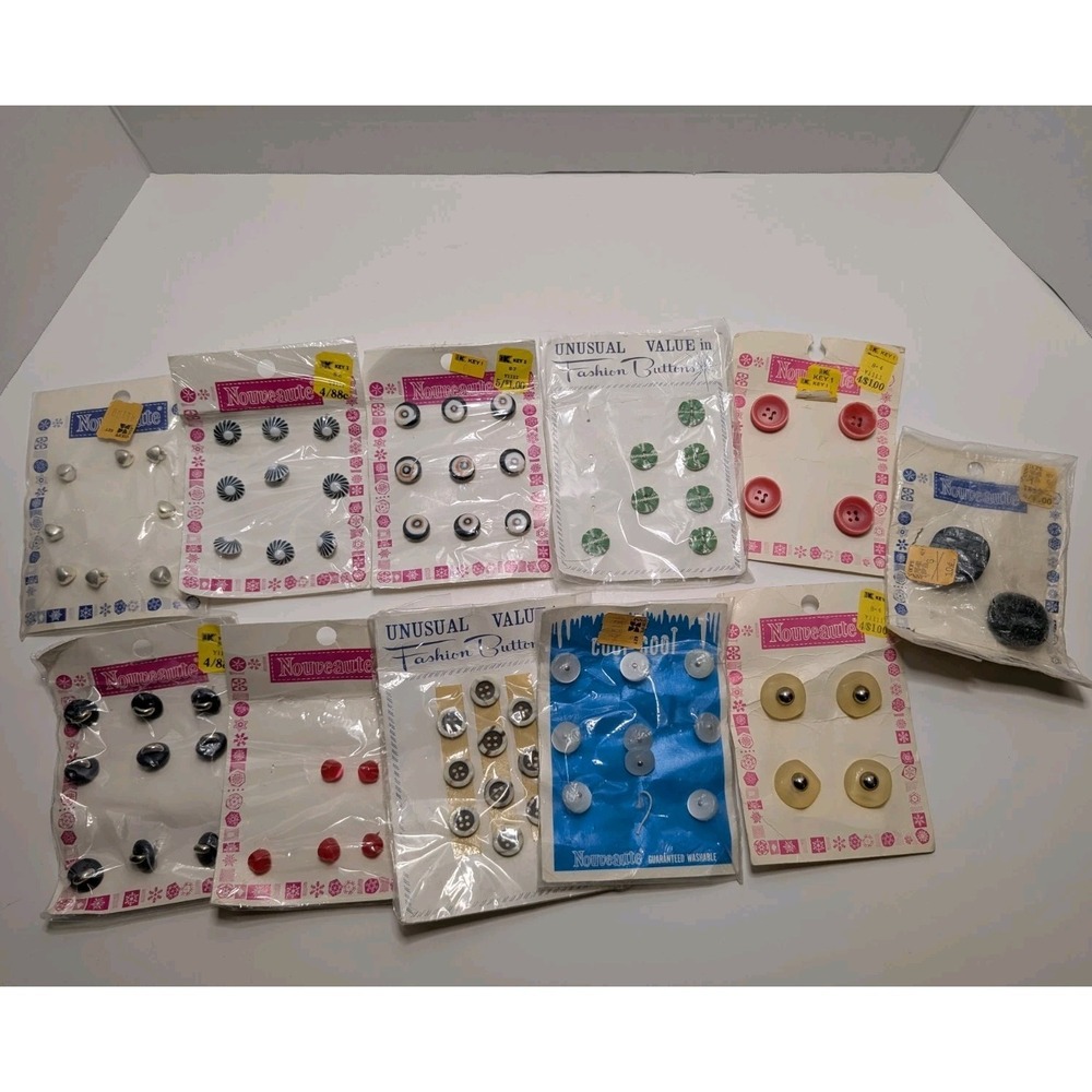 Lot Fun Vintage Buttons On Card Fun Retro 60's Colorful 11 Cards Novelty ~68